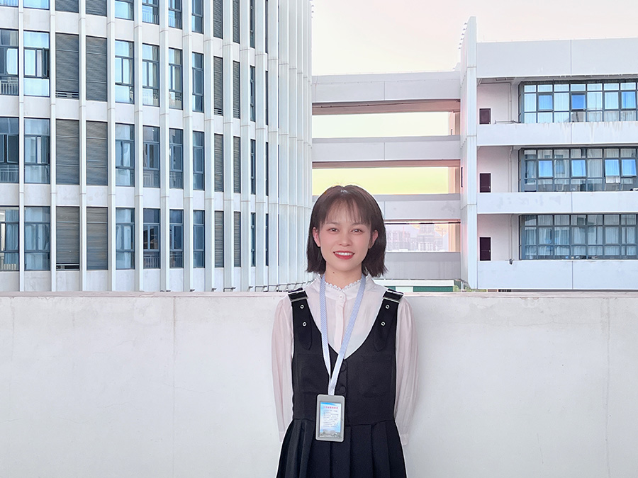 刘芳玲.jpg