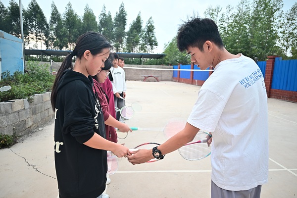 羽毛球 (1).JPG