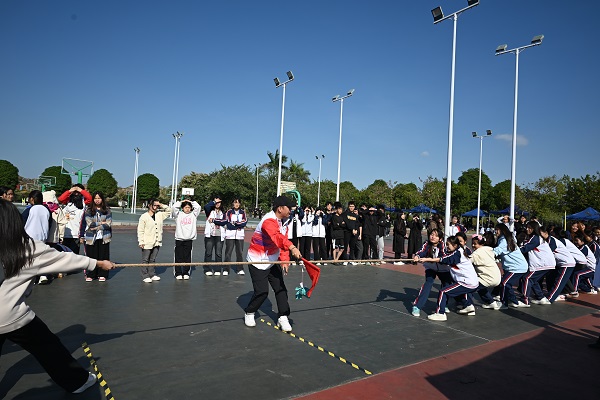 女子拔河1.jpg