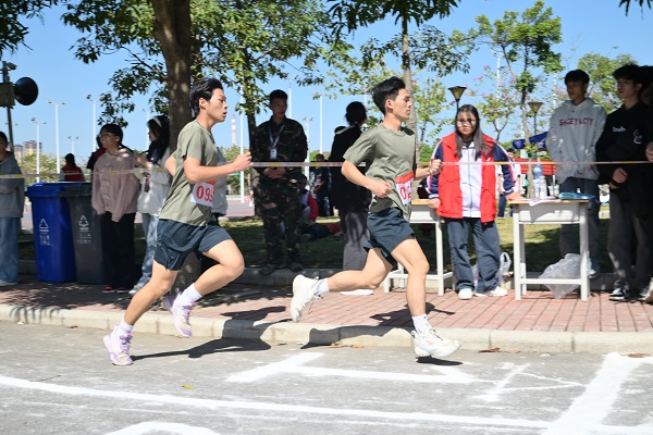 男子800米2.jpg