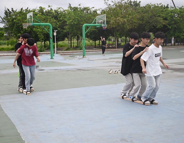 多人板鞋_副本.jpg