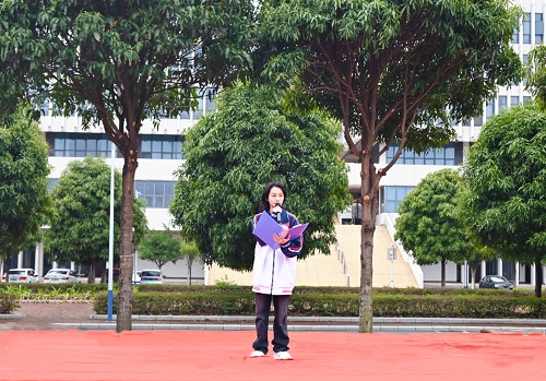 一、开学典礼（三）学生代表发言，全体学生宣誓 (5).jpg