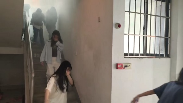 楼道.jpg