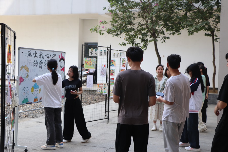 妙笔绘雷锋，精神永流传 ——“我心中的雷锋”绘画作品展活动