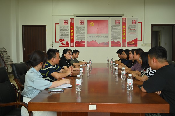 学校社区齐互动，共助共建谋新篇