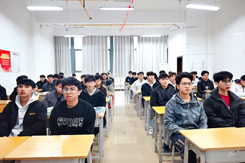 “学法守法 从我做起”--南宁市中南理工职业技术学校开展2025年春季学期开学典礼暨开学第一课